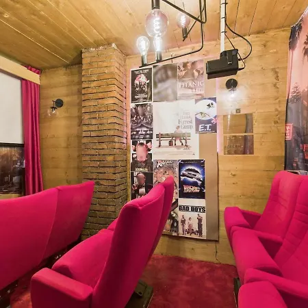Apartment Bridgerton Chronicle Troyes