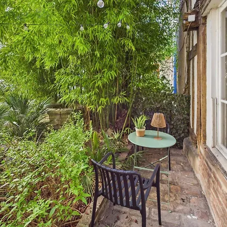 Bridgerton Chronicle Apartment Troyes