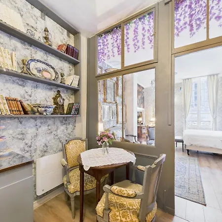Bridgerton Chronicle Apartment Troyes